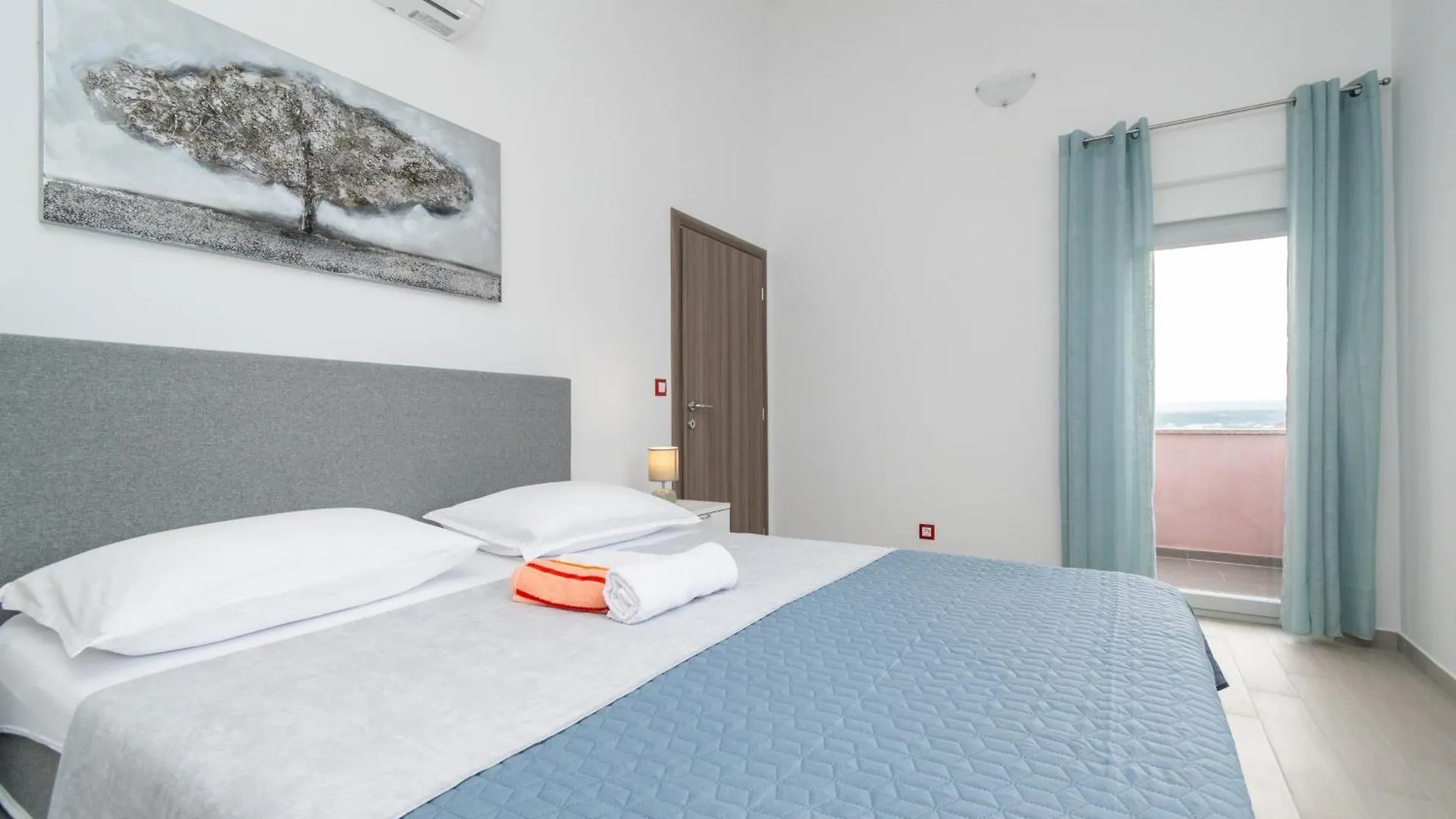 Apartments With A Parking Space Maslenica, Novigrad - 21404 Jasenice