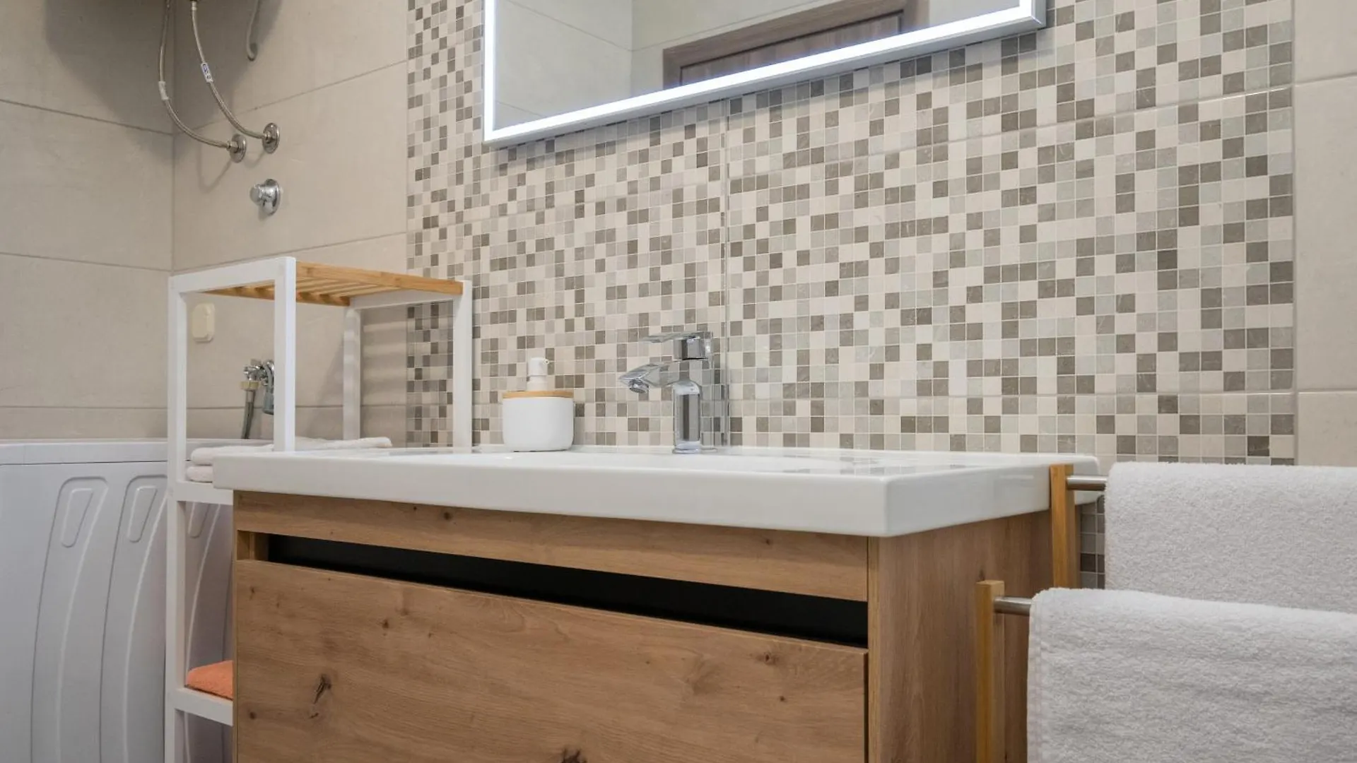 Apartments With A Parking Space Maslenica, Novigrad - 21404 Jasenice