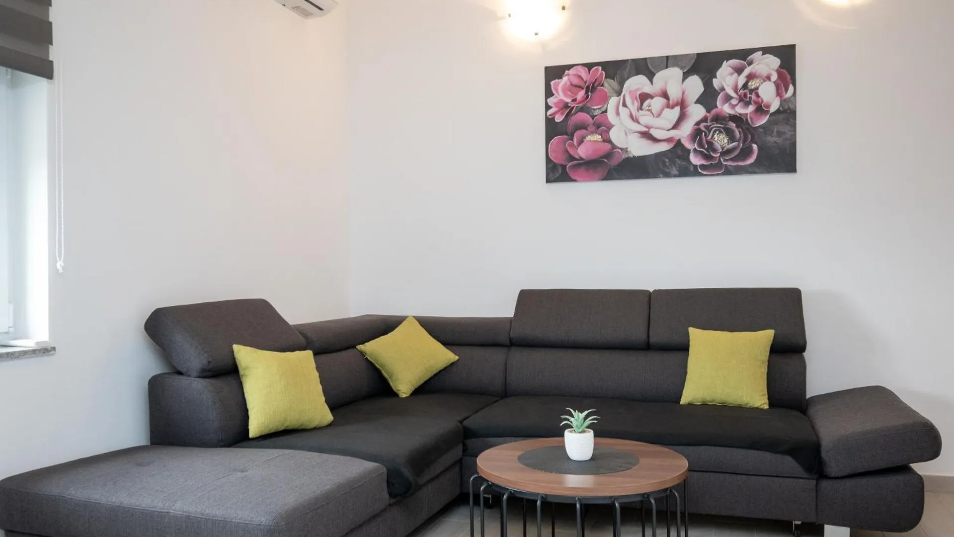 Apartments With A Parking Space Maslenica, Novigrad - 21404 Jasenice